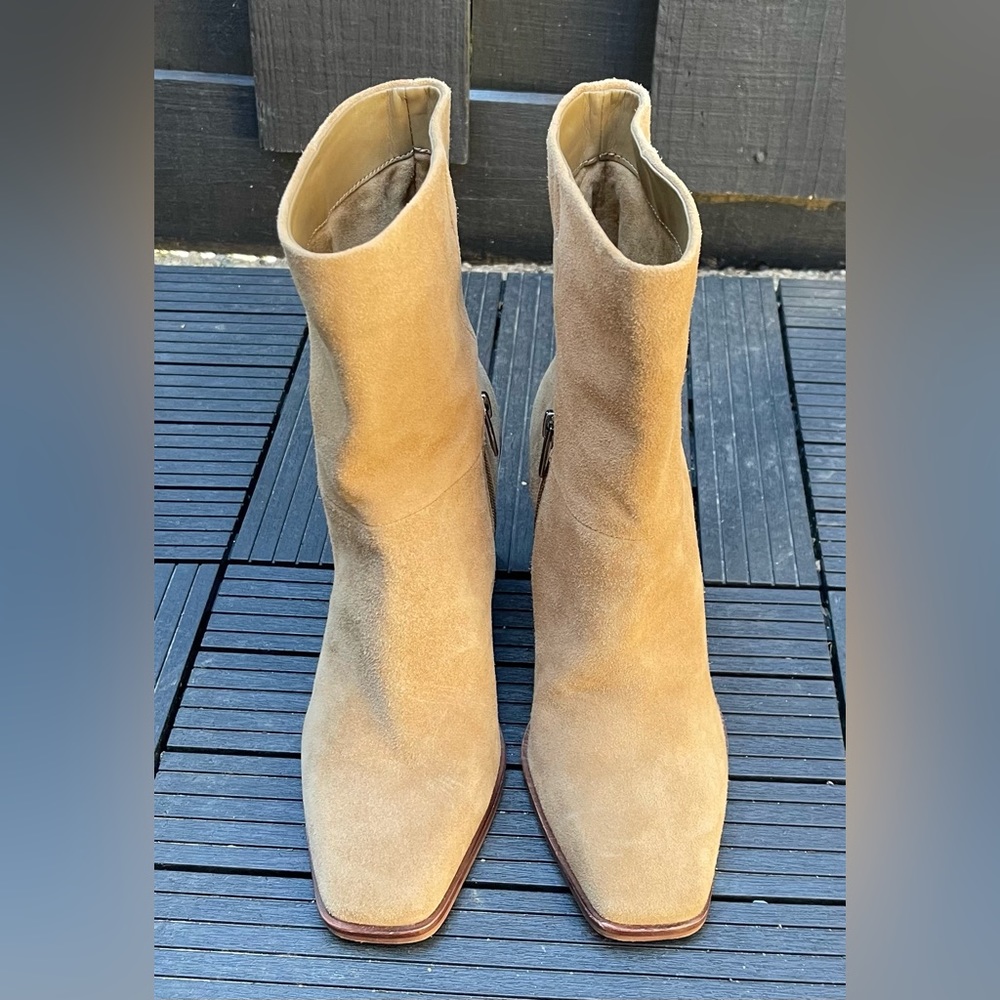 VINCE CAMUTO Women’s Dantania Square Toe Block Heel Zip-Up Tan Booties Size 8M - Picture 2 of 14